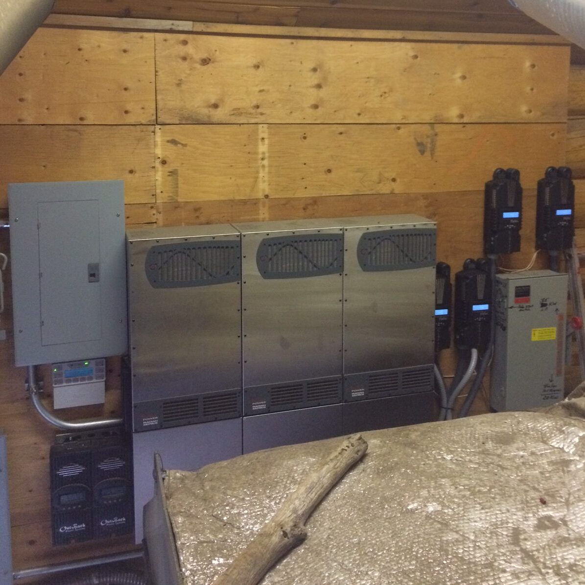 Solar installation and show low Arizona grid tie in custom solar energy needs